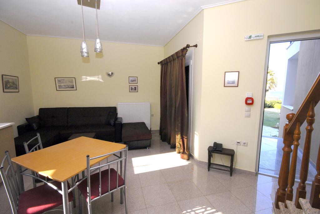 Ariadnes Holiday Accommodation II Apidias Lakos Quarto foto