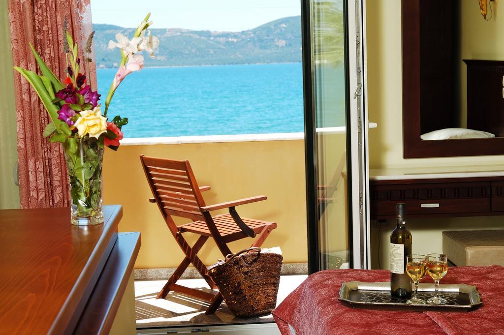 Ariadnes Holiday Accommodation II Apidias Lakos Quarto foto